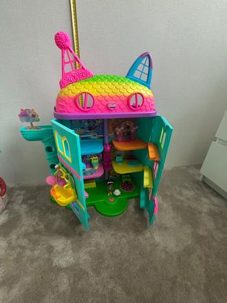Gabys dollhouse, 