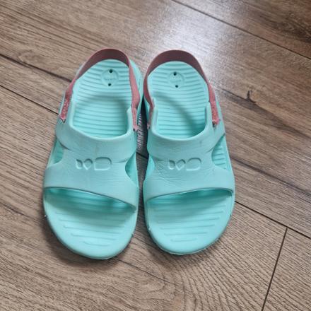 Decathlon šlapky/sandalky ku vode, nabaiji,27