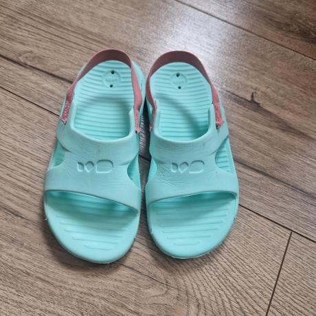 Decathlon šlapky/sandalky ku vode, nabaiji,27