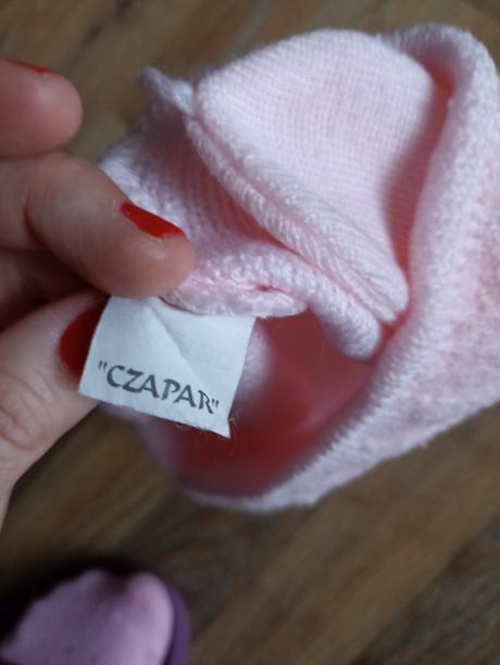 Ružová čiapka, 74