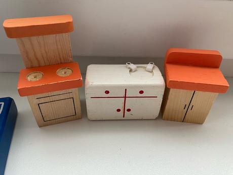 Retro dreveny nabytok, 