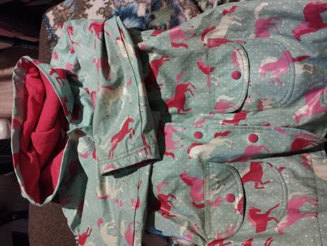 Bunda do dažďa, 122