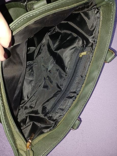 Stredná kabelka do ruky aj rameno,