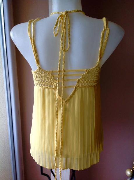 Plisovany top s hackovanym sedlom/53, 36