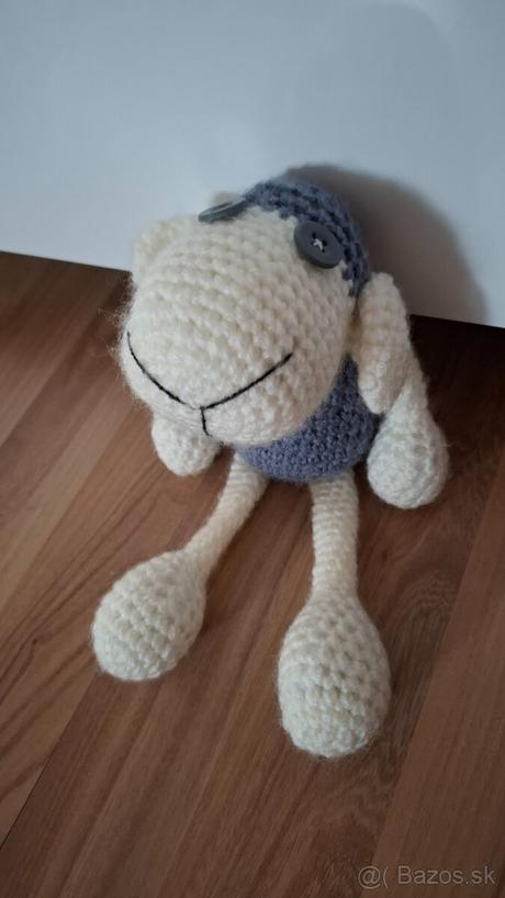 Háčkované dekorácie, hračky, 