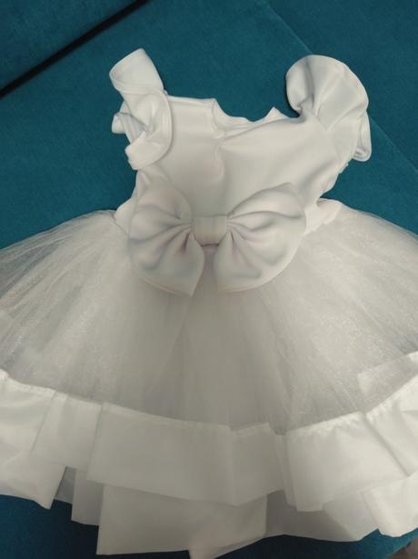 Slávnostné šaty, 74