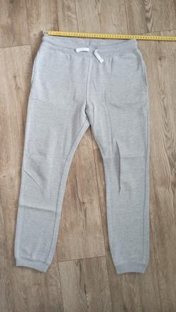 Sivé tepláky (už s poštovným), 158