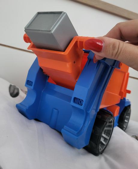 Lena truxx smetiarske auto, 