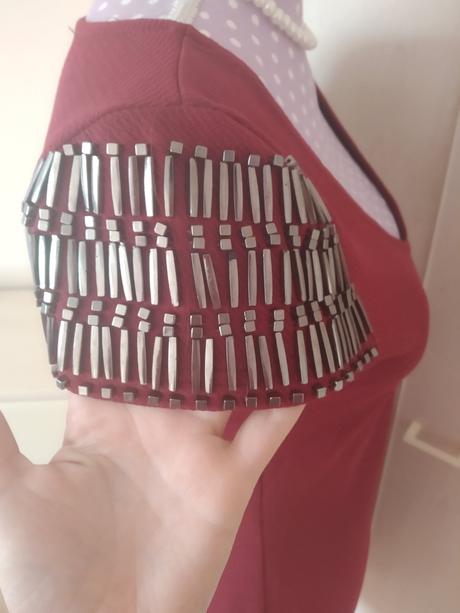 Dámske bordove saty, s