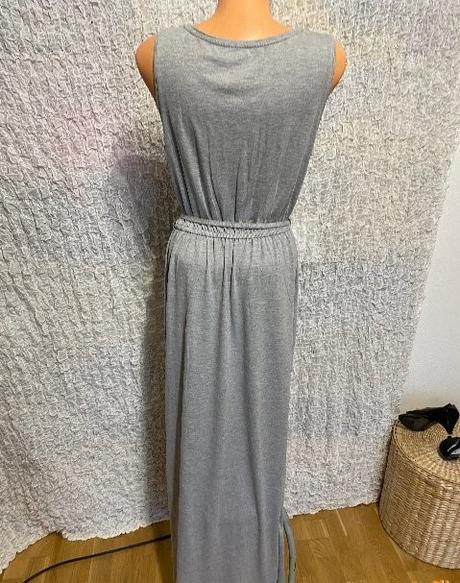 Krásne šaty-tričkovina, xs