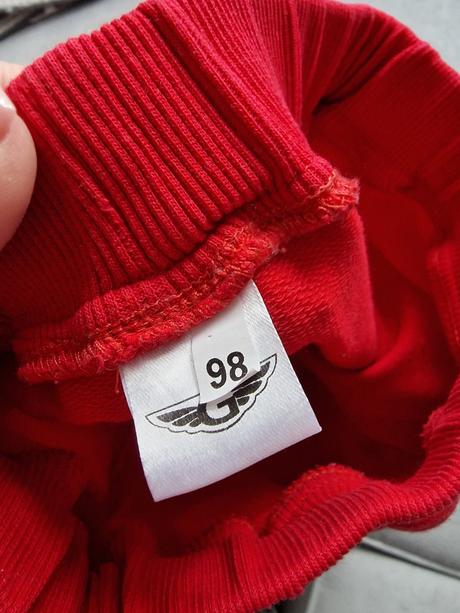 Genting tepláky, 98