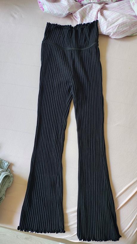 Vrúbkované legíny, h&m,152