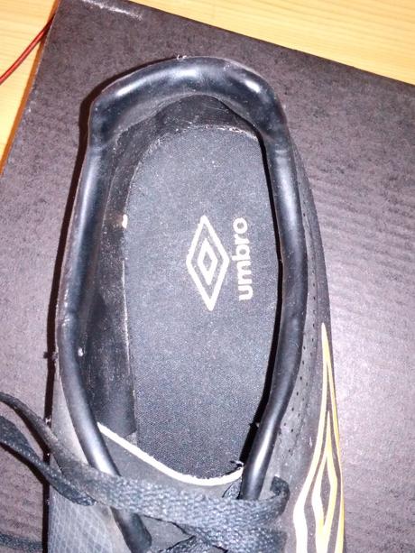 Na predaj kopačky a chrániče značky umbro, umbro,44