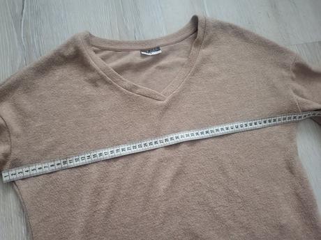 Bledohnedý dámsky svetrík, s