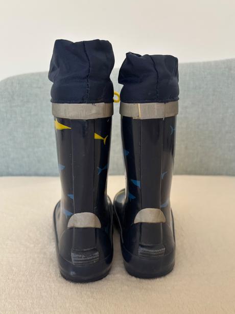 Gumové čižmy tchibo s motívom žralokov, 28