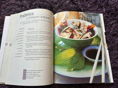 2x kuchárske knihy,