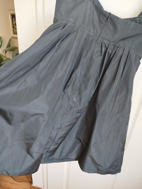 Tára jarnom šaty spolocenske, 40