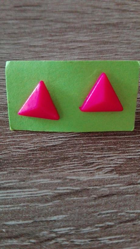 Plastové náušnice, 