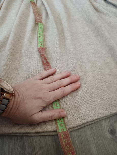 Upletove šaty s kabelkou, 140