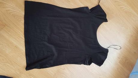 Čierne tričko s menším výstrihom vzadu, v. m, h&m,m