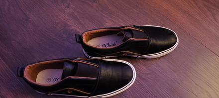 Kožené tenisky, 34