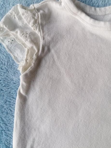 Body s okrasnými rukávmi, 74