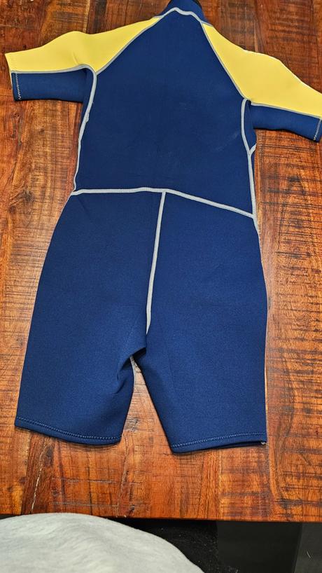 Neoprenovy potapačský úbor,