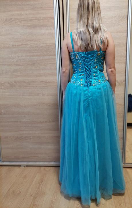 Šaty s kamienkami, m