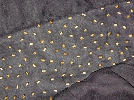 Kvalitné čierne šaty, s