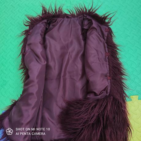 Chlpatá vesta veľmi zachovalá, george,128