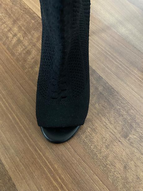 Topanky na opatku, 37