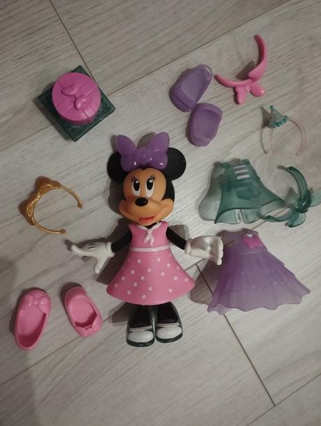 Minnie na prezliekanie, 