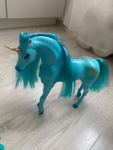 Kon - jednorozec figurka s hrebenom, 