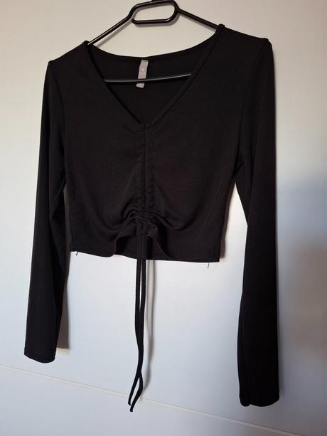 Rebrovaný krátky top s viazaním, 