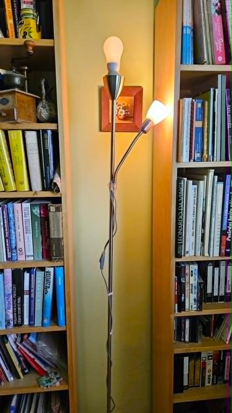 Vysoka stojaca lampa ikea, model tagarp,