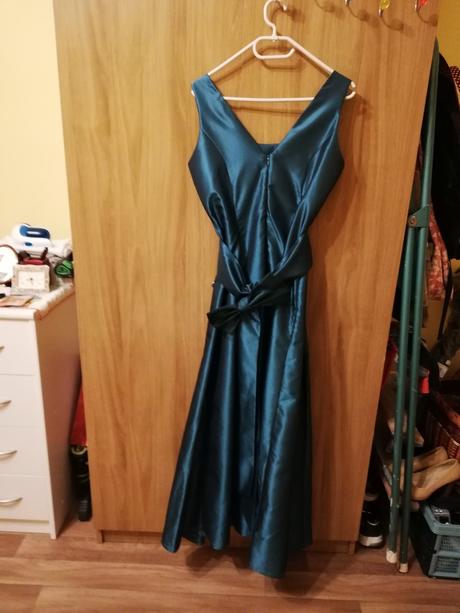 Predám spoločenské šaty, 40