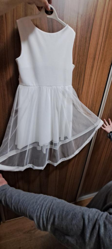 Detske spolocenske saty, 140