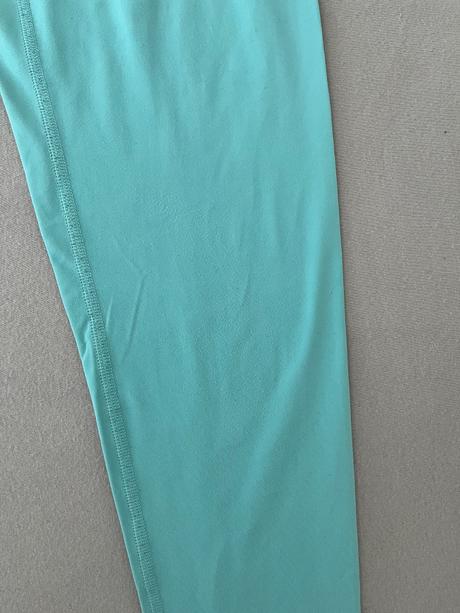 Leginy zn. abraka mentolovy vanok, s