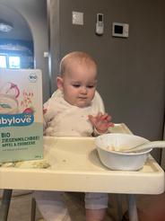 babylove Bio ovsená kaša s kozím mliekom jablko - jahody, 200 g