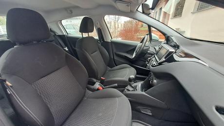 Peugeot 208, peugeot