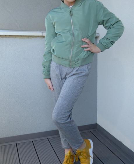 Zelená bomberka, reserved,140