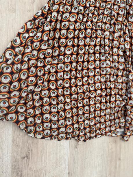 Lahke letne saty v krasnych farbach, 38