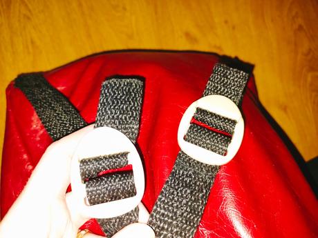 Červený výrazný ruksak,