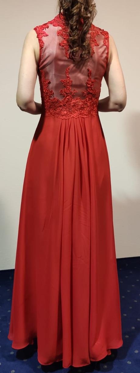 Šaty spoločenské, 38