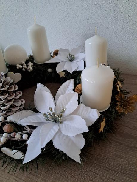 Adventný venček prírodno biely, 