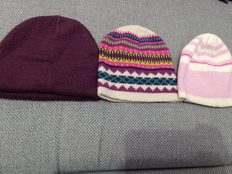 3 čiapky veľ.54, 54