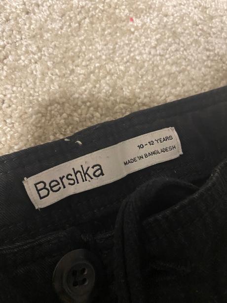 Nohavice, bershka,146
