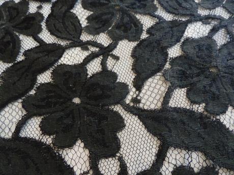 Čipkovaná sukňa, l