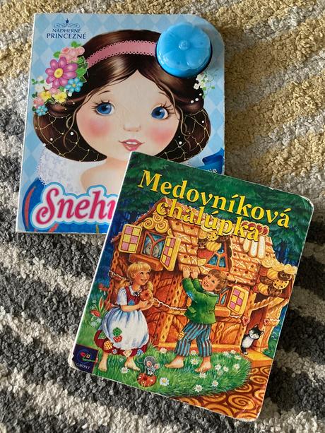 Snehulienka a medovníková chalúpka leporelá, 