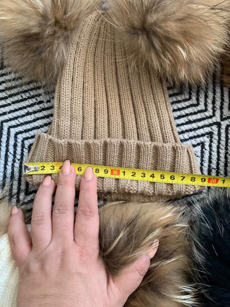 Ciapky pletene s brmbolcami, 92